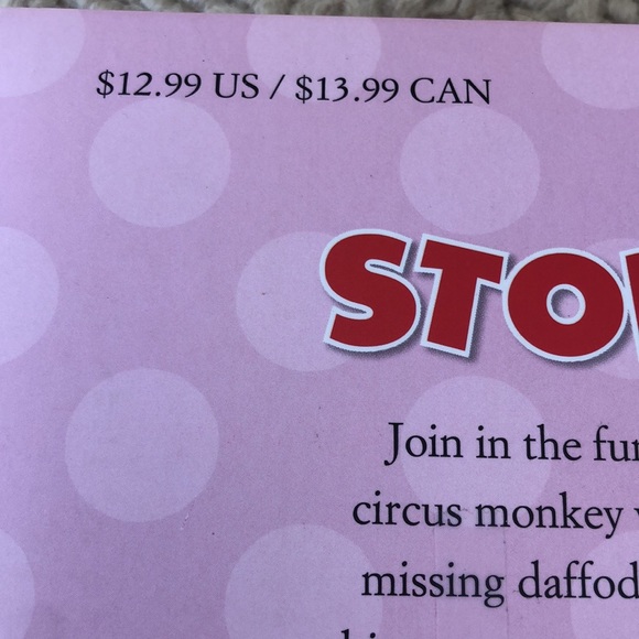 Disney World guide and 2 new books - Picture 4 of 10